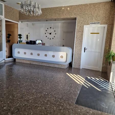 Hostal La Canada Segoviana Valmojado Esterno foto